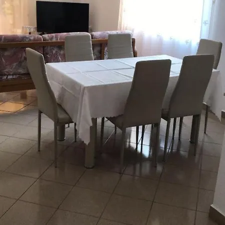 Апартаменты Old Man House